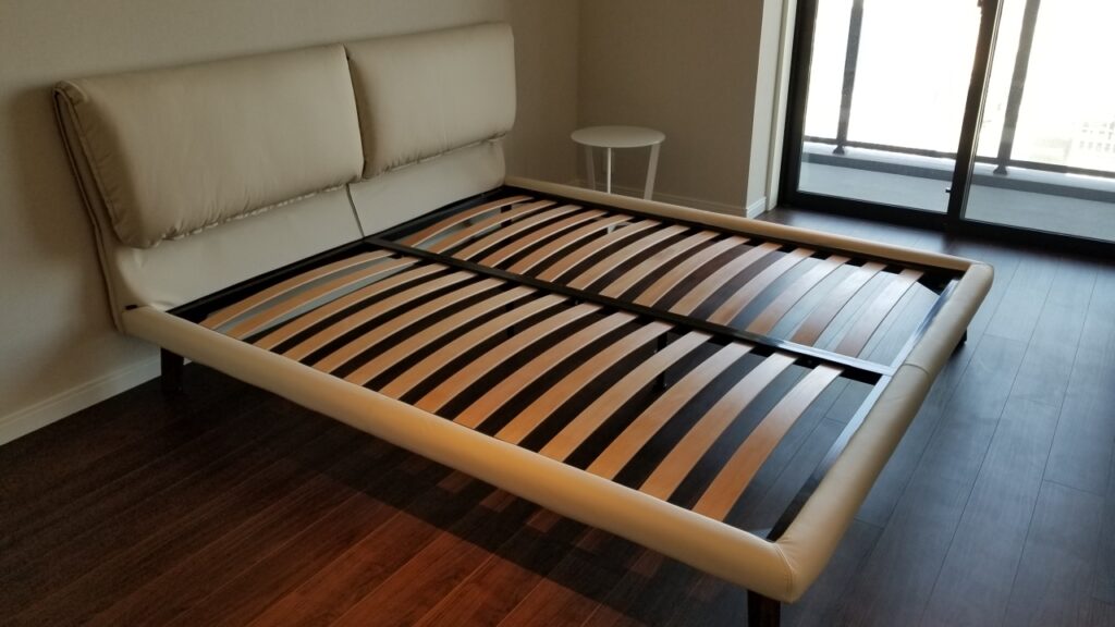 Cattelan Italia ADAM ベッド / JOLLY サイドテーブル