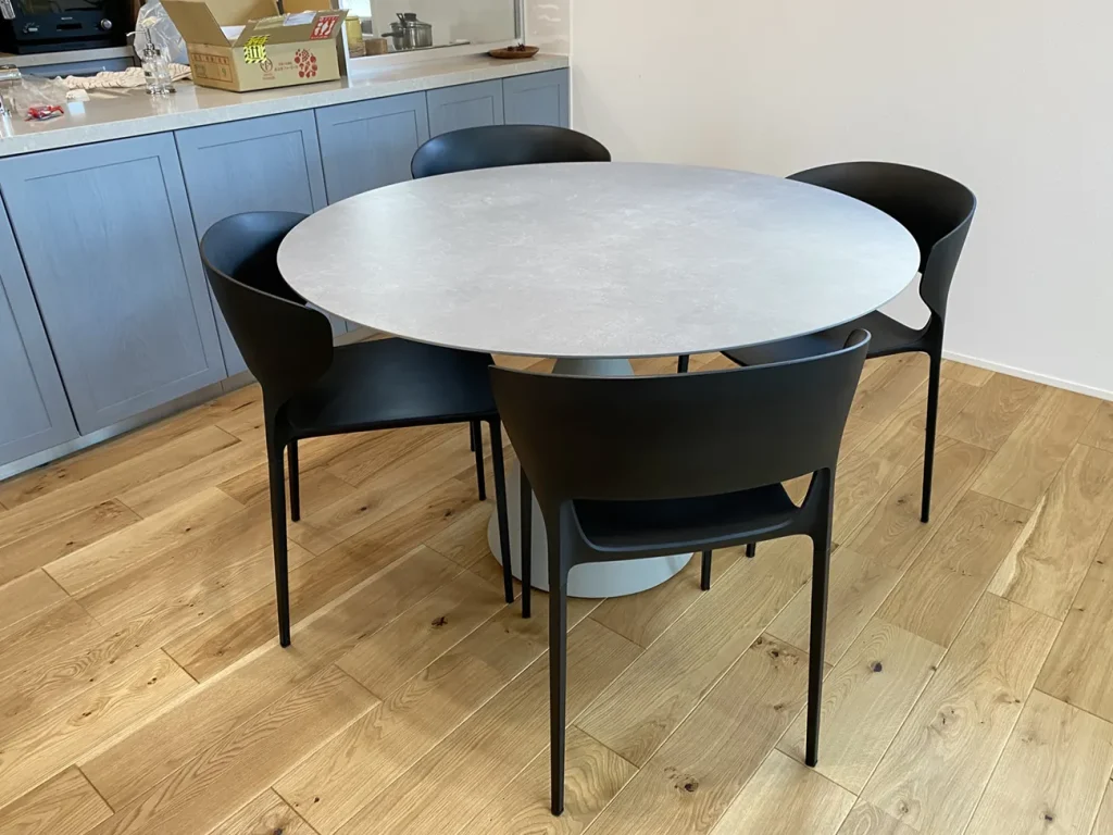 Desalto CLAY テーブル・KOKIチェア