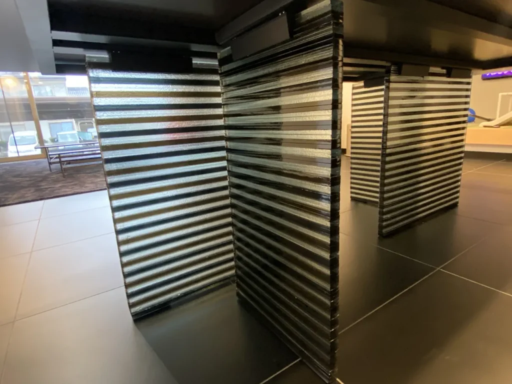 納品事例 Fiam ItaliaBIG WAVE テーブル - ILDESIGNメッセージ