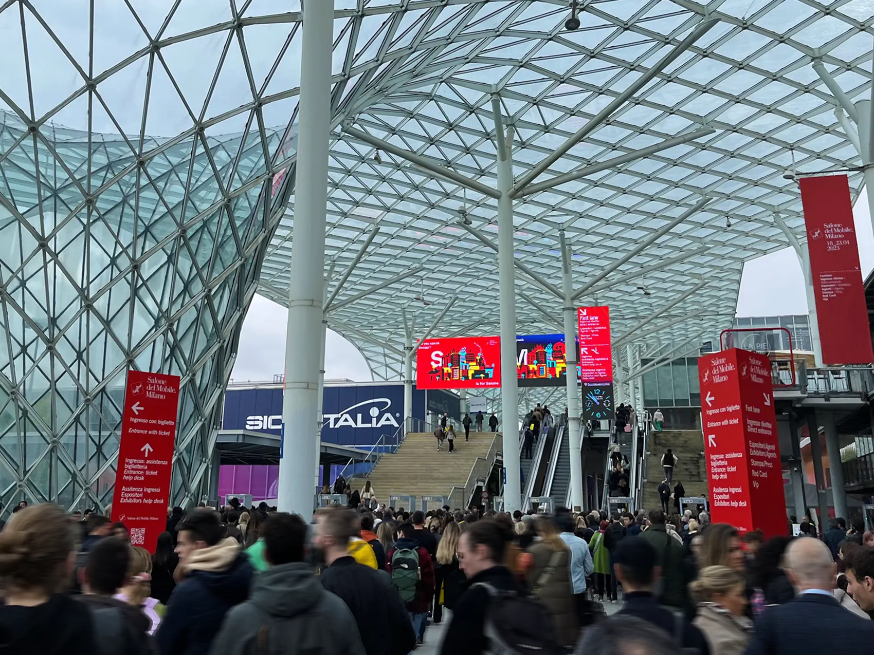 4_IMG_0603 Fiera Milano, Rho(ロー・フィエラミラノ)の 特徴的な入口モニュメント photo by IL DESIGN