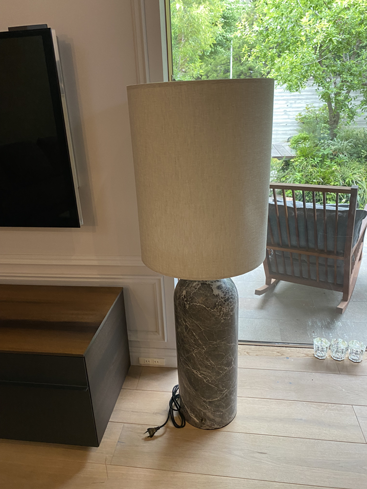 GUBI(グビ) フロアランプ