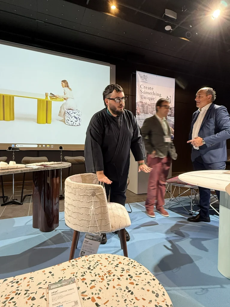 体中で表現し商品の個性を来場者の皆さんに伝えるMarco氏