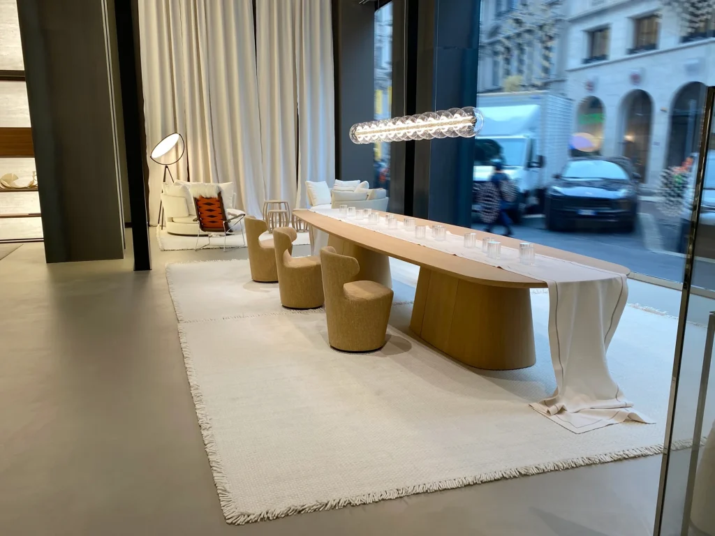 広々とした空間を自由に使ったミラノのブランドショールーム