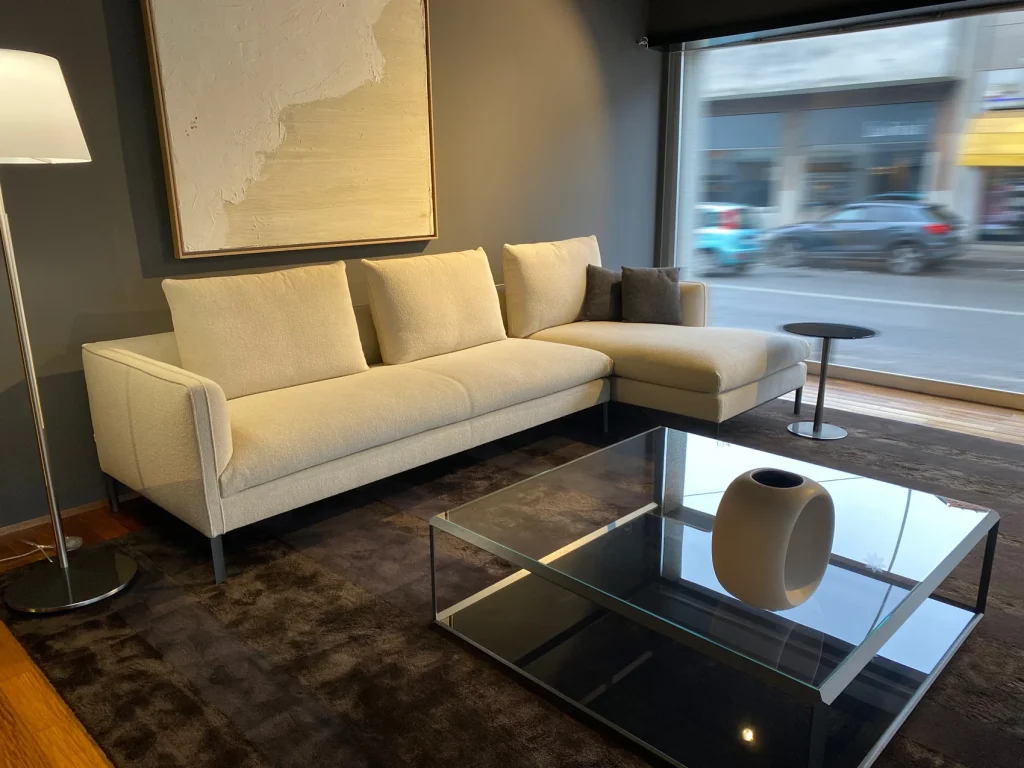 ご案内したミラノ郊外のブランドショールーム、家具専門店の一例