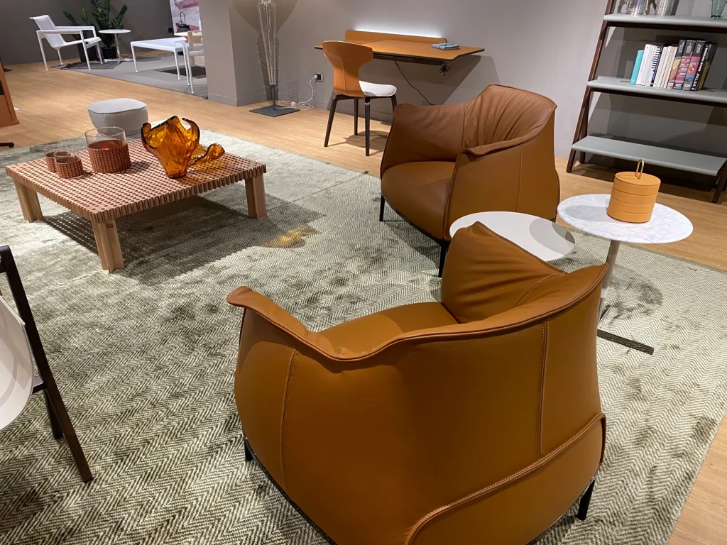 ご案内したミラノ郊外のブランドショールーム、家具専門店の一例