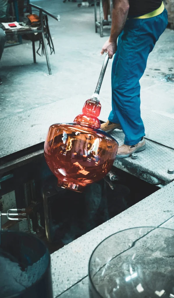 ムラーノ島の熟練ガラス職人の手で作り上げる
"小さな入れ物"、Mastea