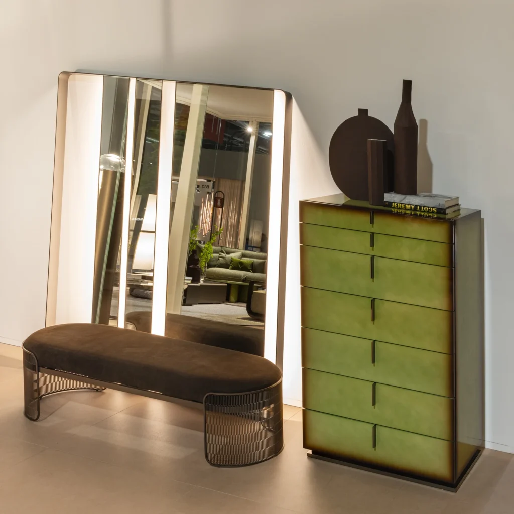 Natevo "Bamboo" ミラー (Flou / Natevo Milano Design Week 2026より)