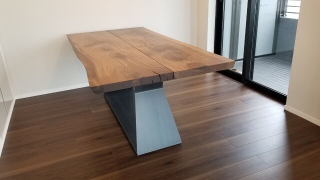 Riva1920 Bedrock Plankテーブル