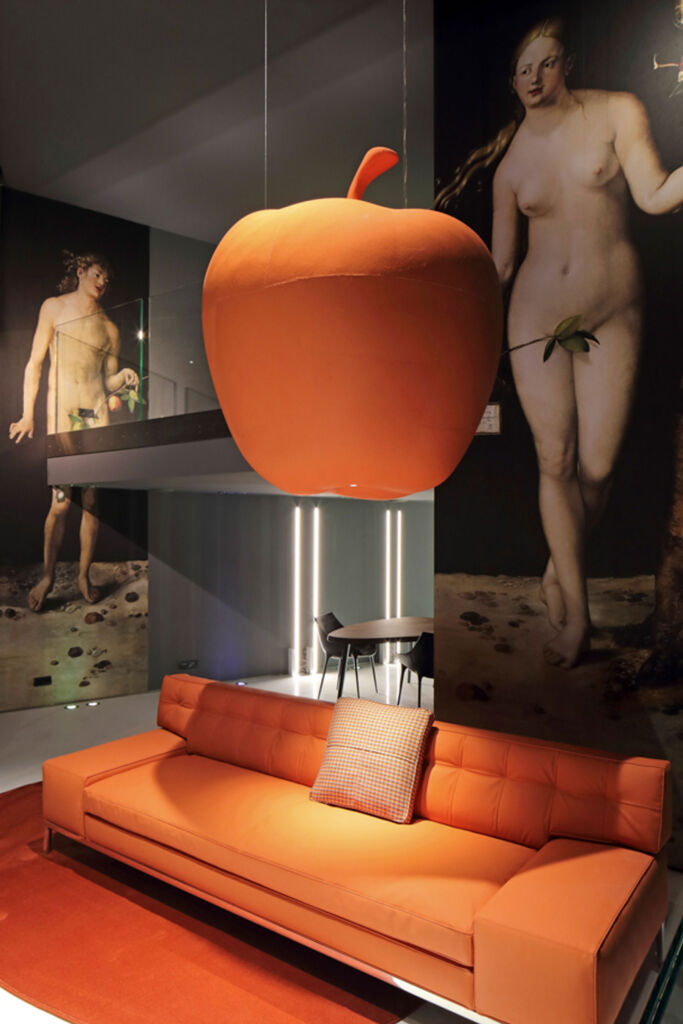 Cassina Croque La Pomme - by Philippe Starck at Cassina Paris Rive Gauche Cassina Croque La Pomme - by Philippe Starck at Cassina Paris Rive Gauche