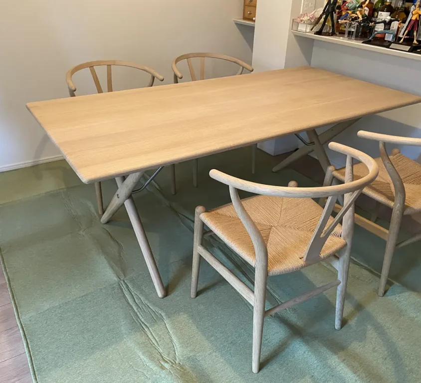 PP Møbler PP85 Cross Legged Table Oak Soap、Carl Hansen & Søn CH24 Oak Soap