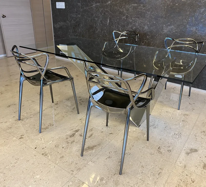 Cattelan Italia VALENTINOX テーブル、Kartell MASTERS チェア