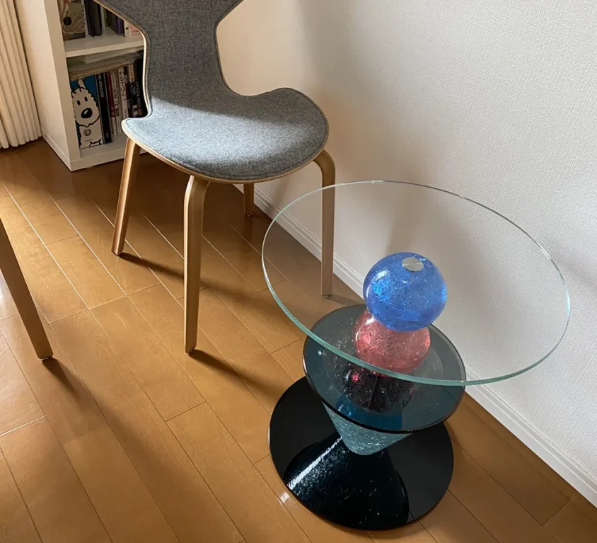 Tonelli Design MARAMEO コーヒーテーブル、Fritz Hansen GRAND-PRIXチェア