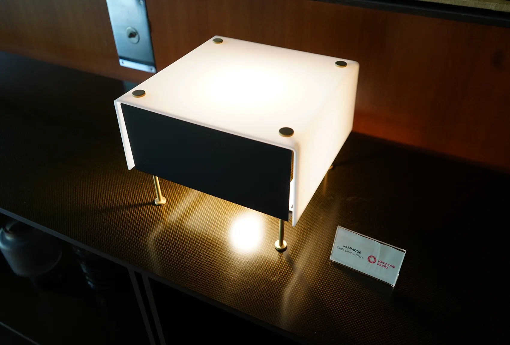 "Sammode Studio" table lamp "Sammode Studio" table lamp