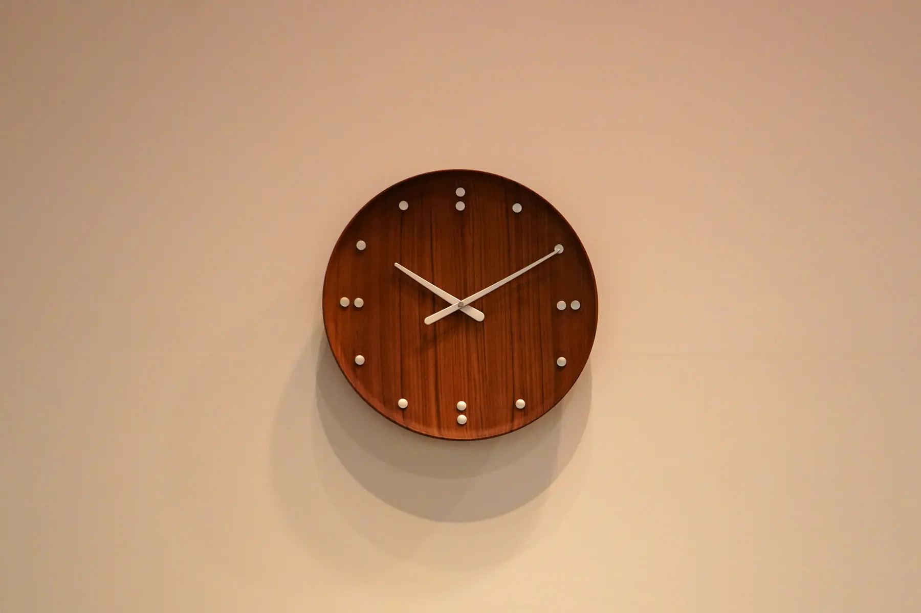 フィン・ユール "壁掛け時計" (1950-52) 織田コレクション