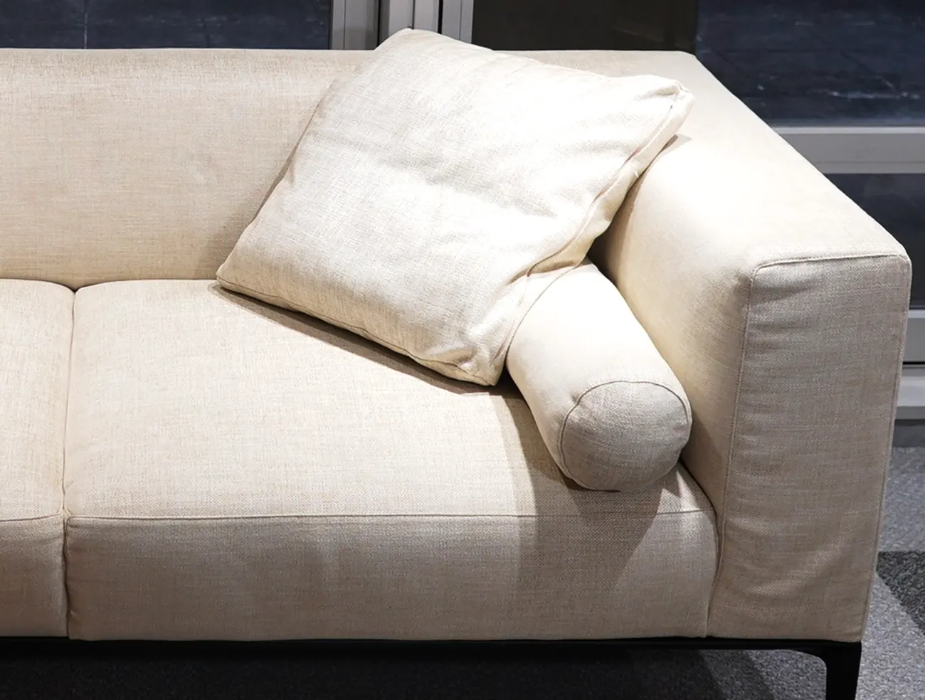 Walter Knoll "Jaan Living Sofa" 東京デザインセンターにて撮影