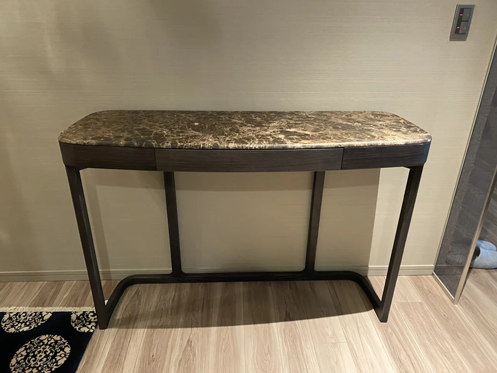 porada BLUSH コンソール